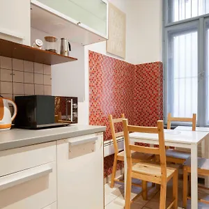 k10-cozy-apartment-in-party-district-e1.inbudapesthotels.com/